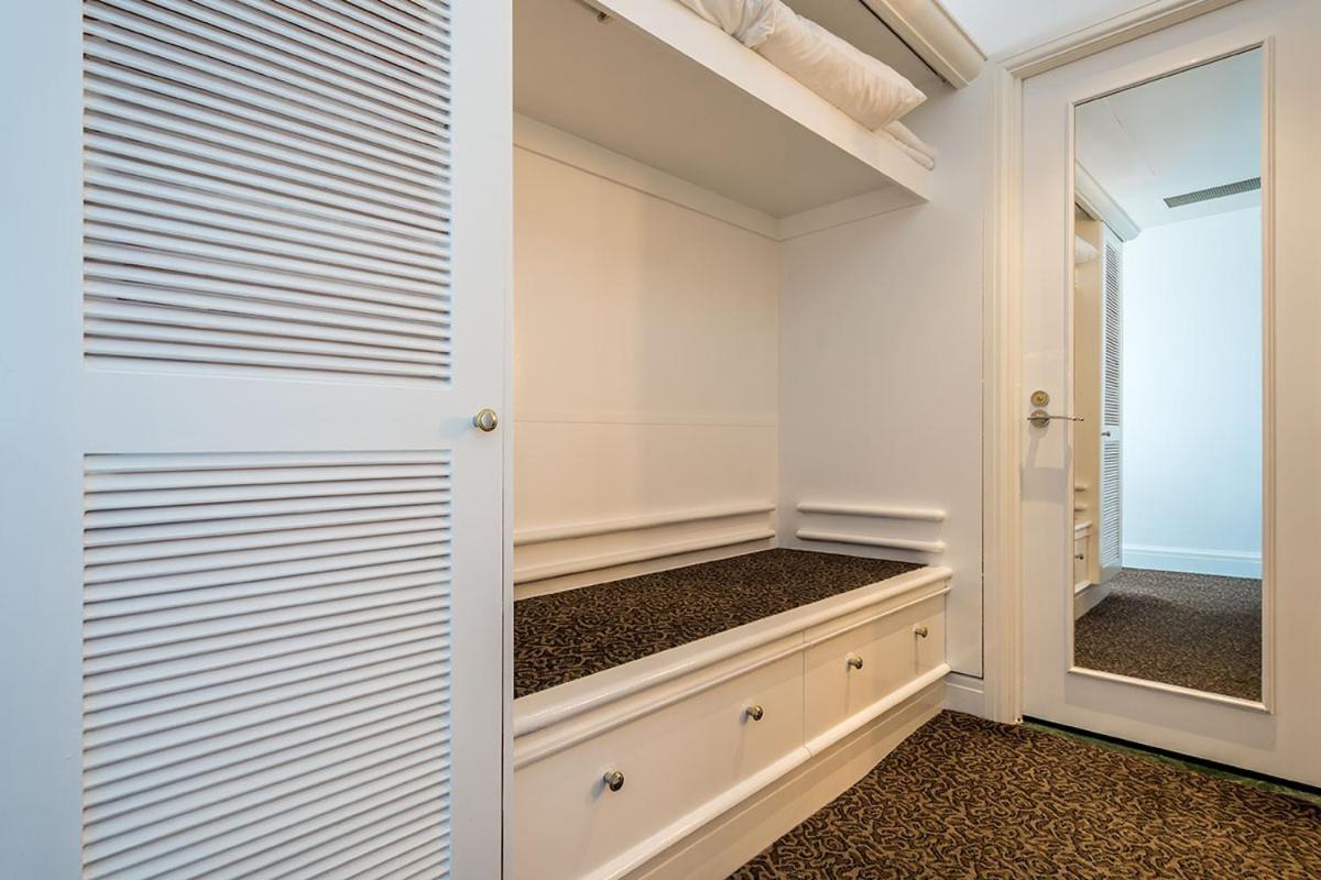 Deluxe Private Apartment And Studio - Ocean Views Гоулд Коуст Екстериор снимка