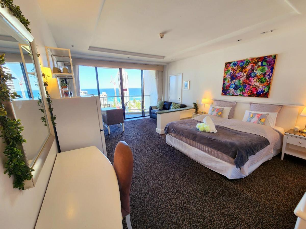 Deluxe Private Apartment And Studio - Ocean Views Гоулд Коуст Екстериор снимка