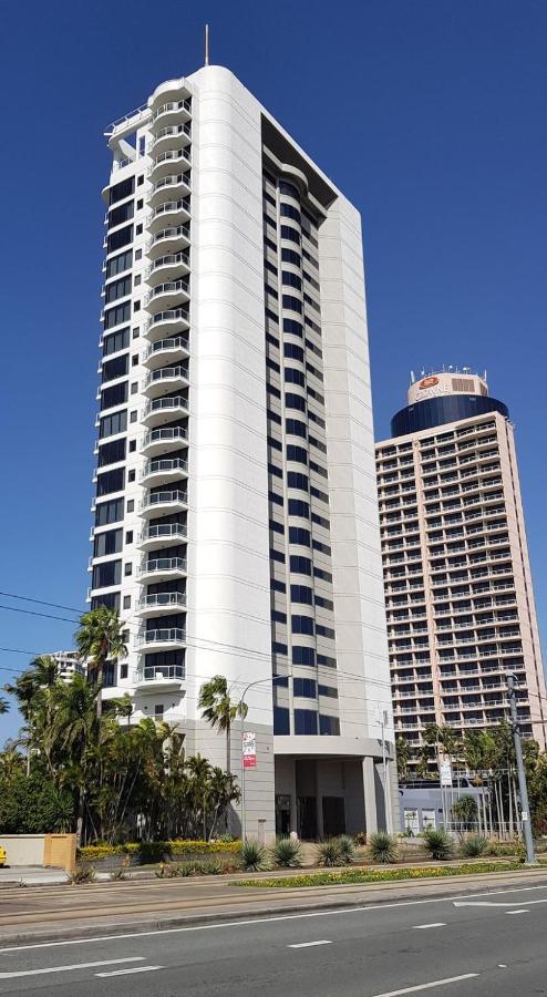 Deluxe Private Apartment And Studio - Ocean Views Гоулд Коуст Екстериор снимка