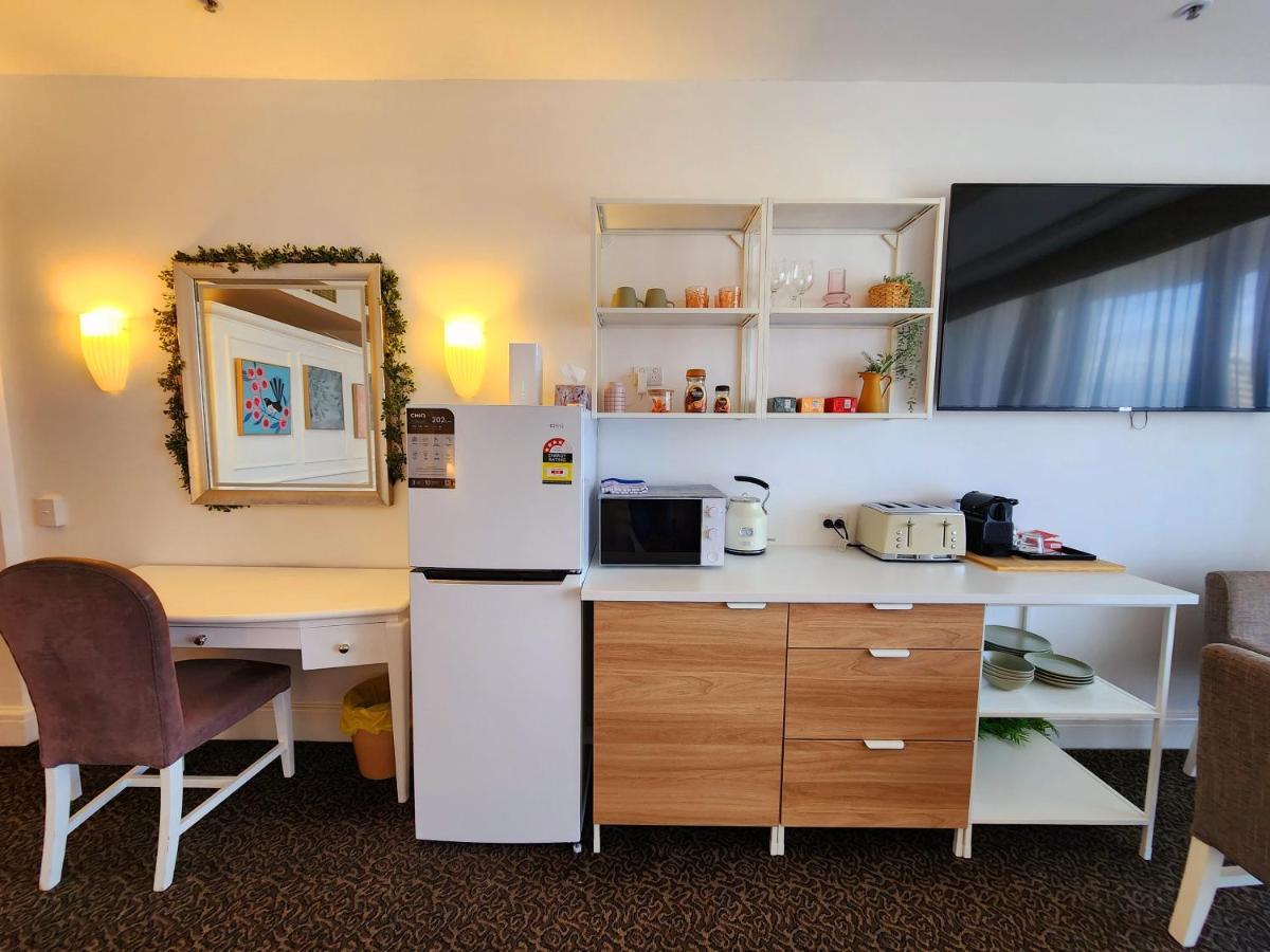 Deluxe Private Apartment And Studio - Ocean Views Гоулд Коуст Екстериор снимка