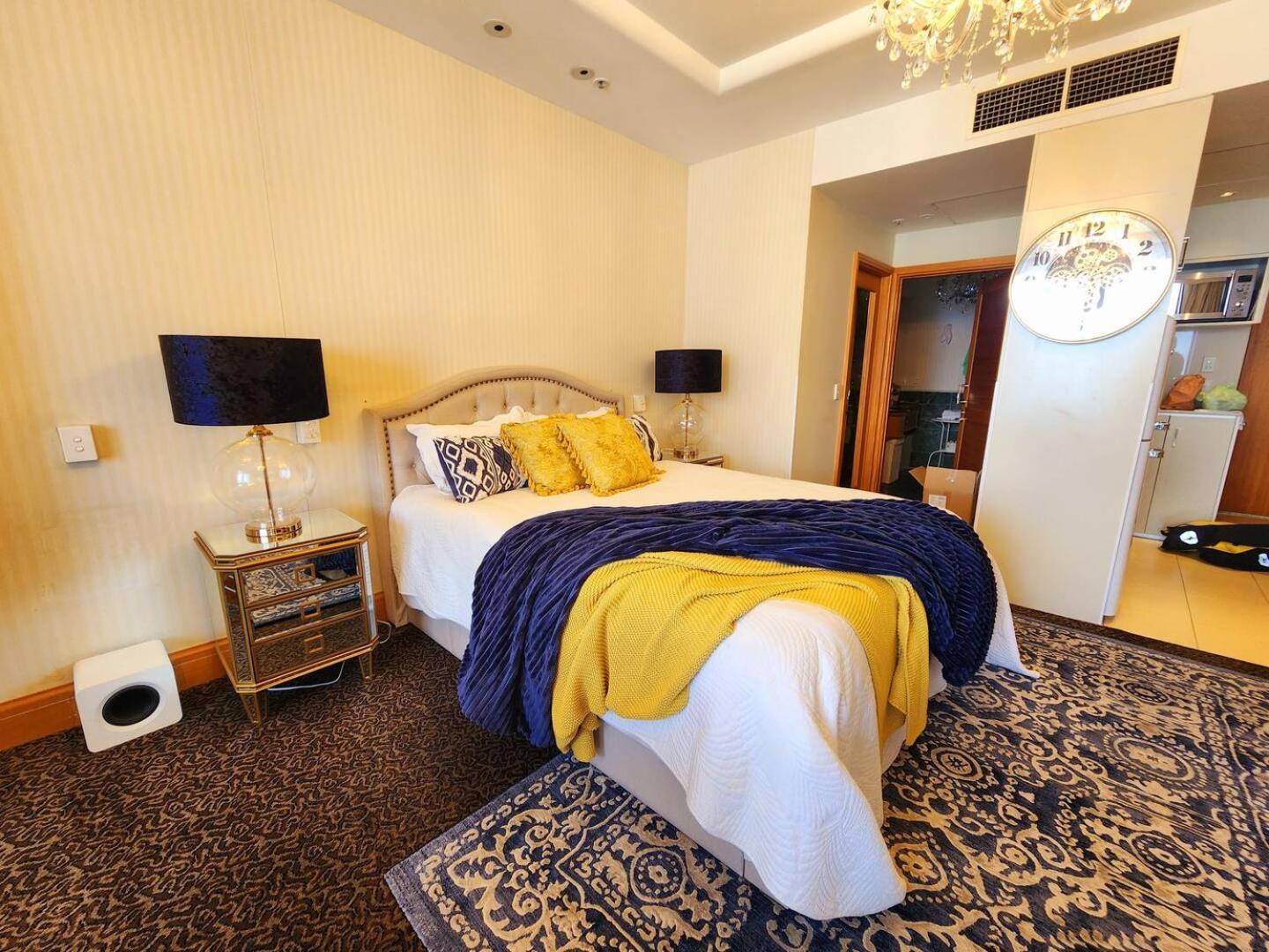 Deluxe Private Apartment And Studio - Ocean Views Гоулд Коуст Екстериор снимка