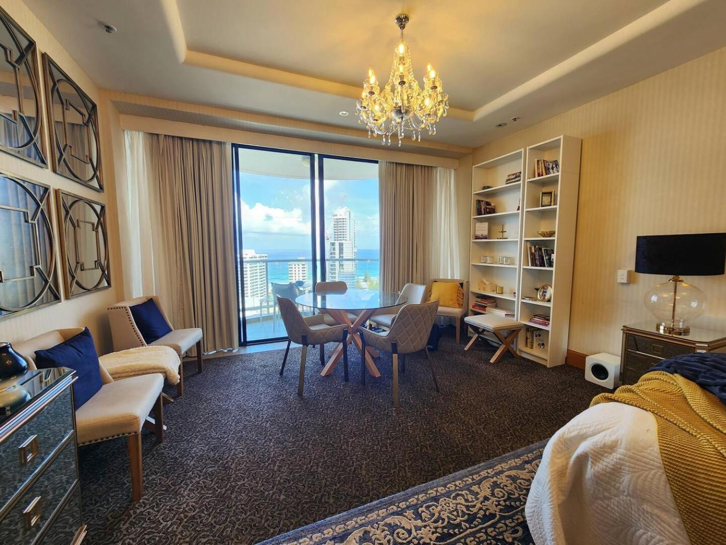 Deluxe Private Apartment And Studio - Ocean Views Гоулд Коуст Екстериор снимка