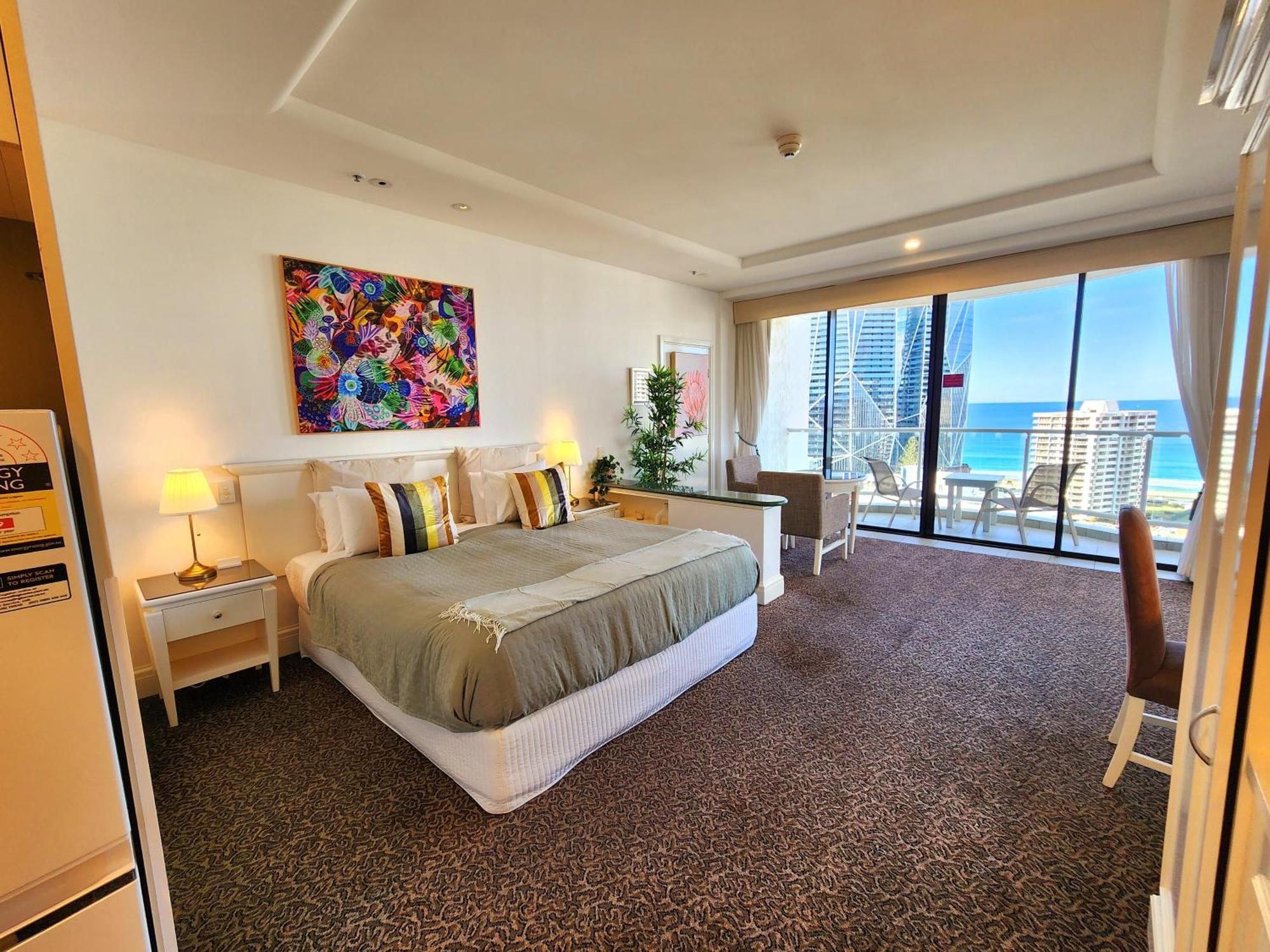 Deluxe Private Apartment And Studio - Ocean Views Гоулд Коуст Екстериор снимка