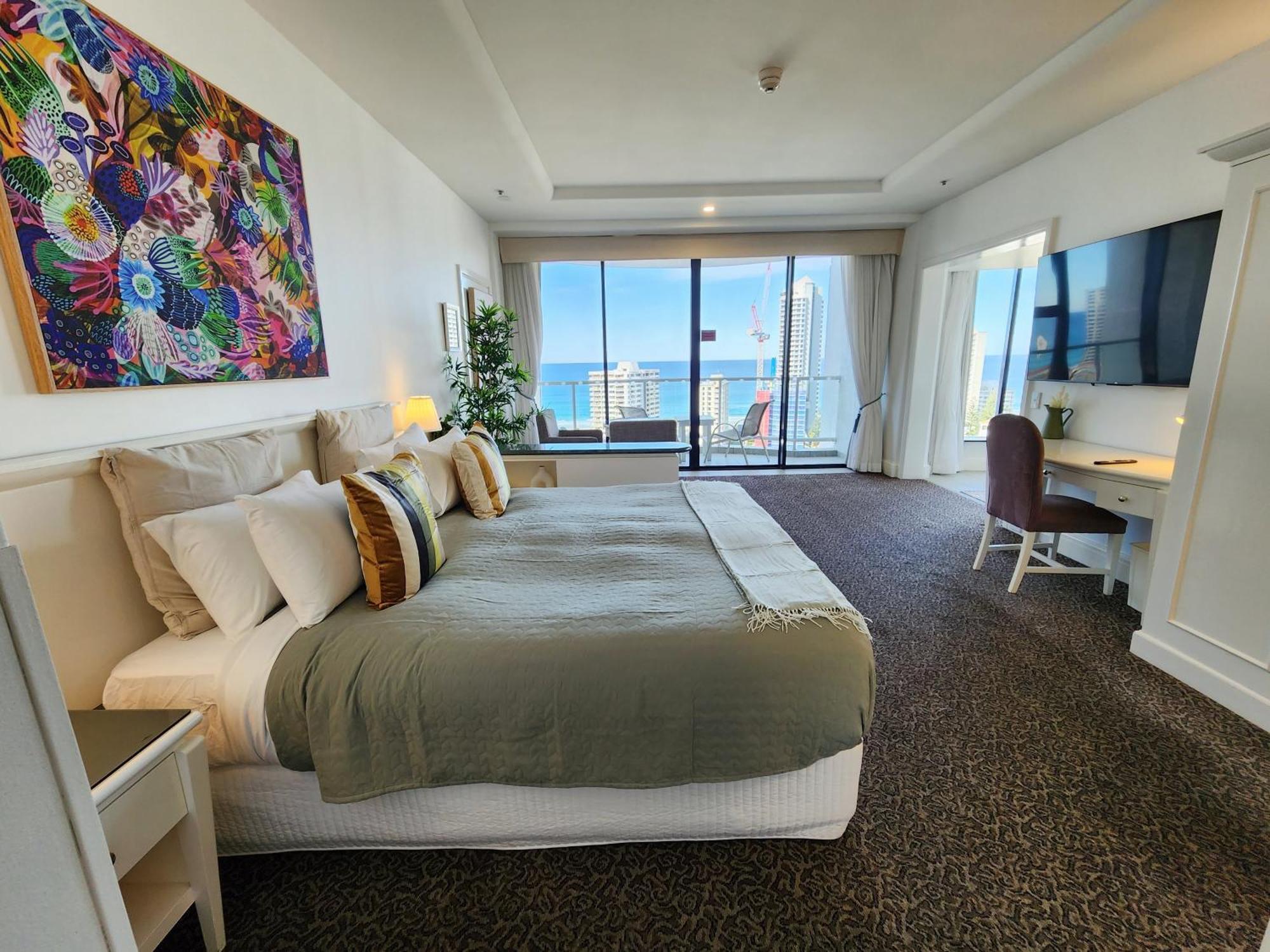 Deluxe Private Apartment And Studio - Ocean Views Гоулд Коуст Екстериор снимка