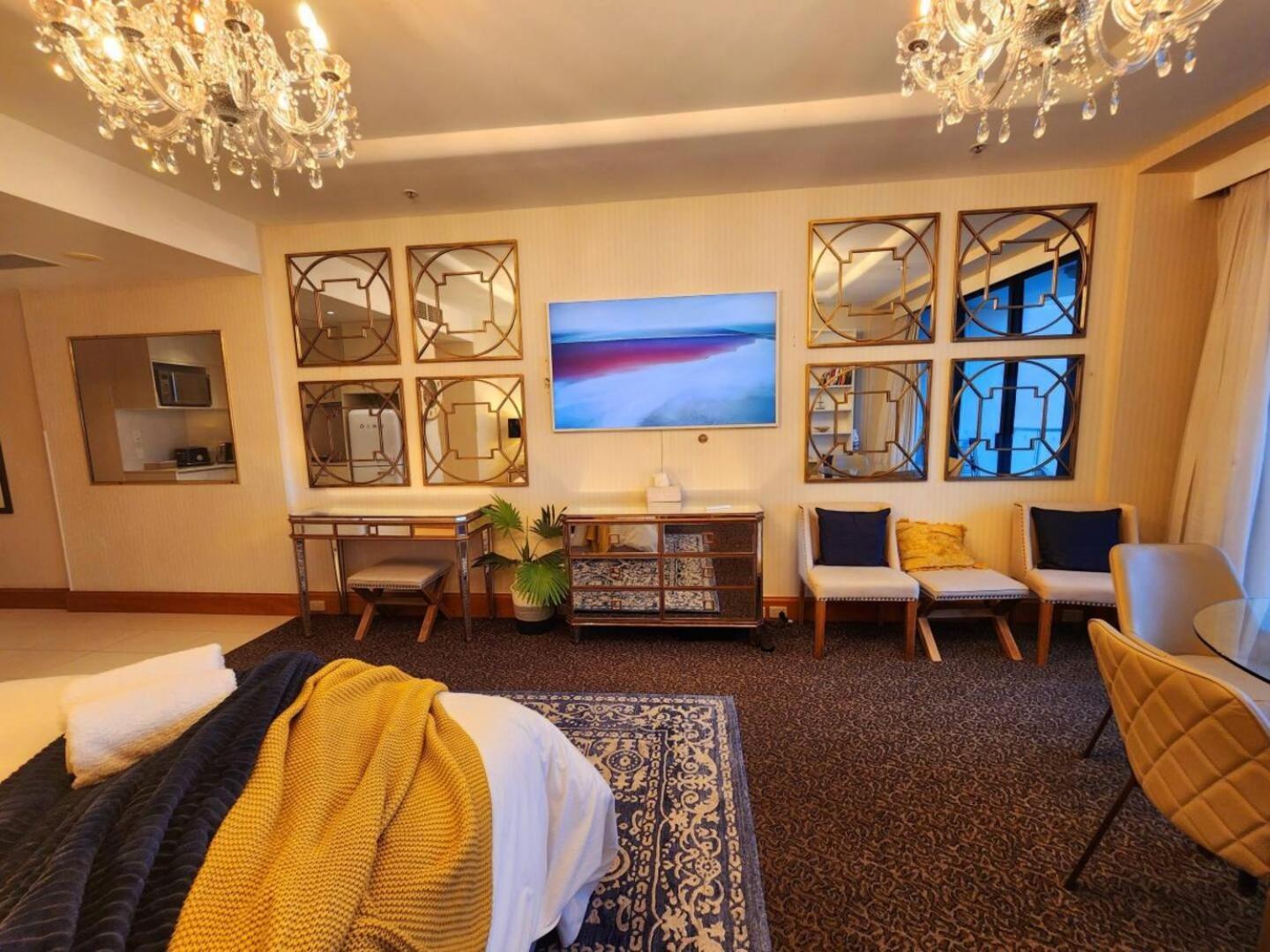 Deluxe Private Apartment And Studio - Ocean Views Гоулд Коуст Стая снимка